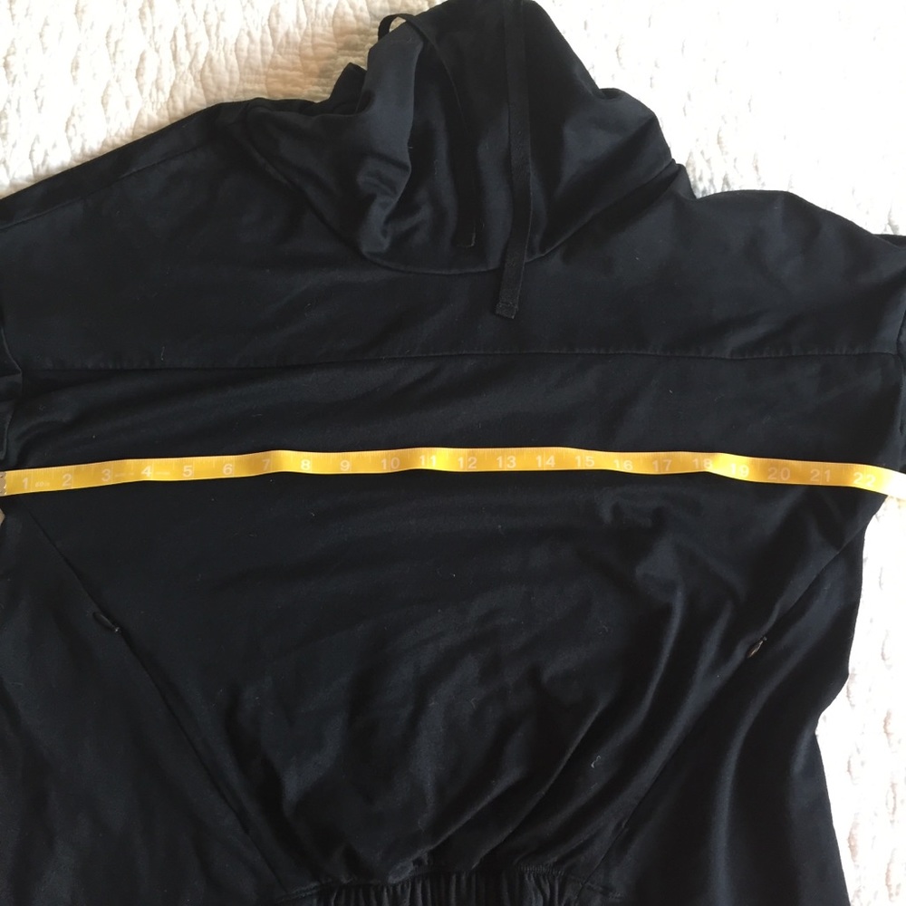 Fabletics Sweatshirt - Picture 5 of 7